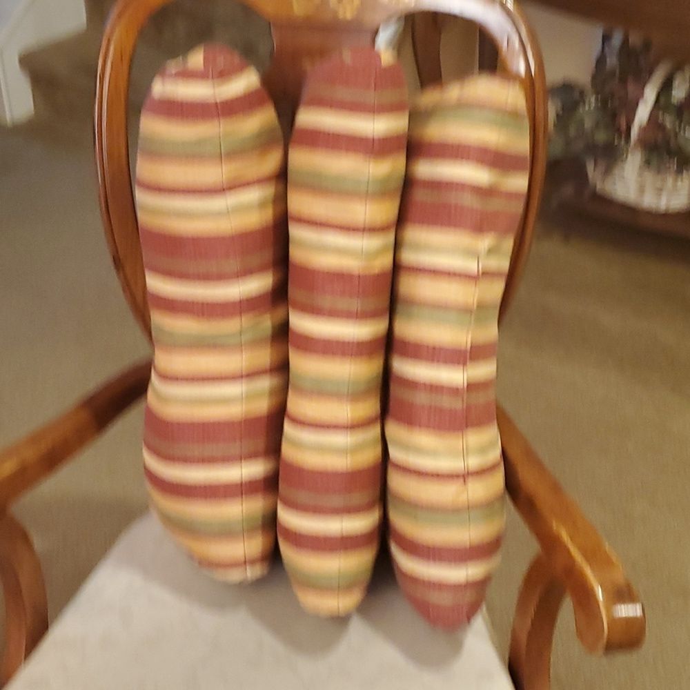 3cThrow pillows - Picture 2 of 5